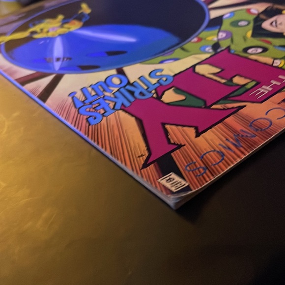 The Fly #14 Comic Book The Fly Strikes Out - Picture 3 of 5